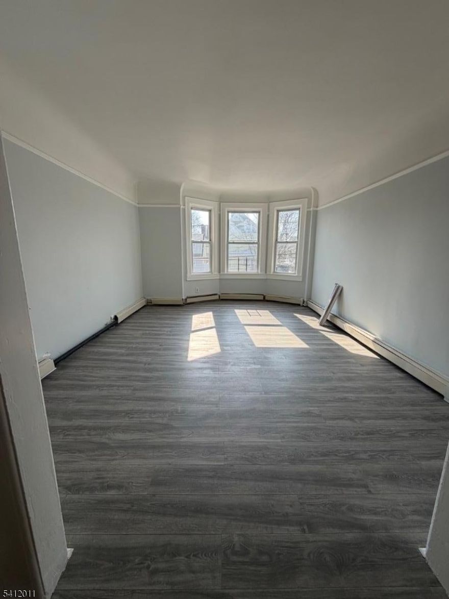 Spacious and well-maintained 3-bedroom apartment located in a quiet residential area. This bright and inviting unit features a generously sized living room, a separate dining room, and a functional layout with ample living space throughout. The bedrooms offer comfortable proportions and good closet space.Move-in ready and ideal for tenants seeking comfort and convenience. Close to local amenities, shopping, schools, and public transportation.