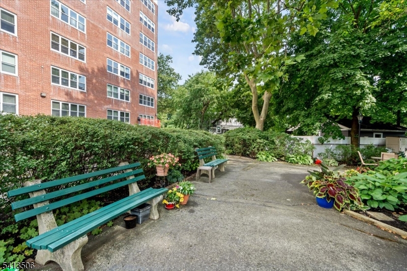 Parkway House - Residential