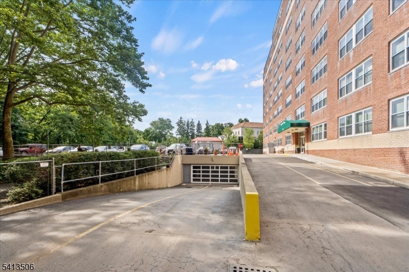 Parkway House - Residential