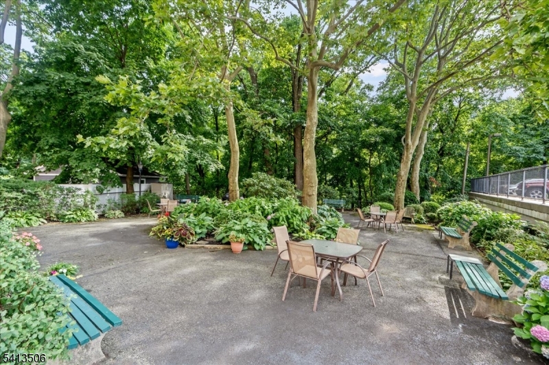 Parkway House - Residential