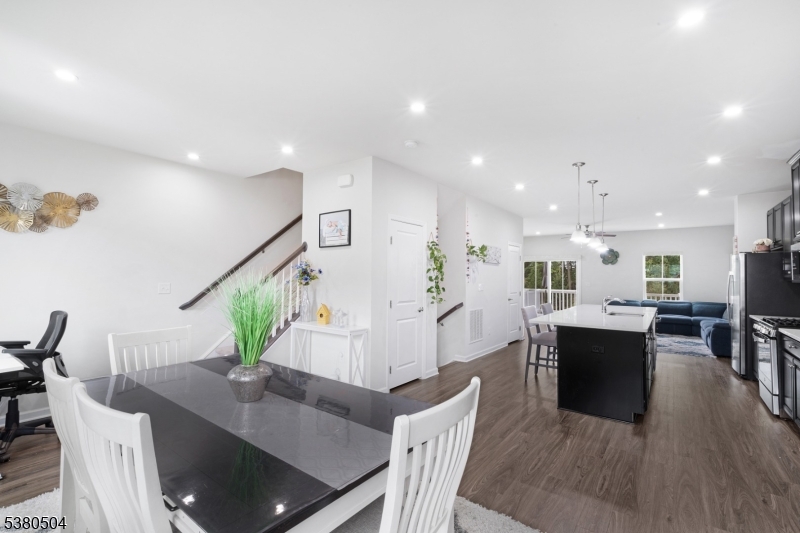 Mountain Ridge Estates - Residential Lease