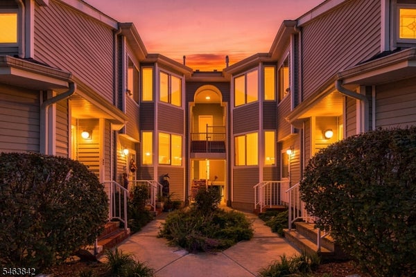 606 JESSE WAY, PISCATAWAY, NJ 08854 - Image 6ff9d85403fca502e807cfdc7ed67b1c/1125823223