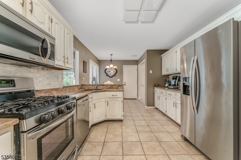 Readington Twp., New Jersey 08889, United States, 2 Bedrooms Bedrooms, ,3 BathroomsBathrooms,Residential,Active,131260