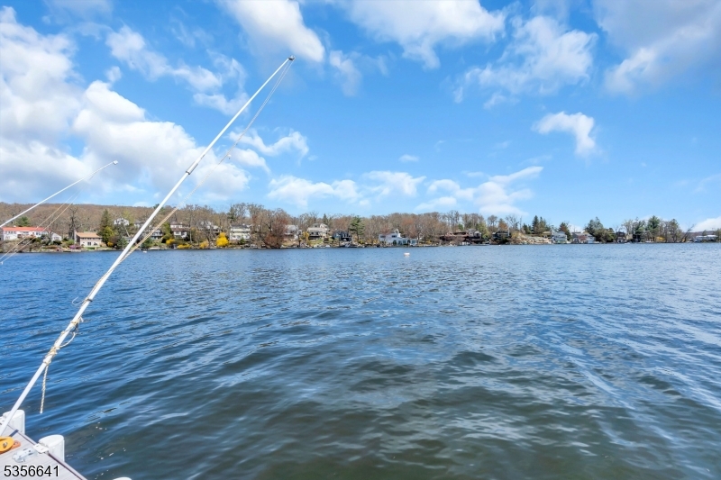 636 Lakeside Ave
