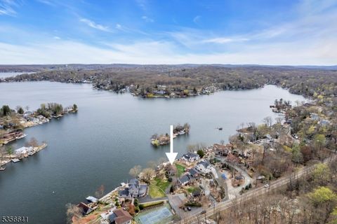 636 Lakeside Ave Hopatcong Boro NJ 07821