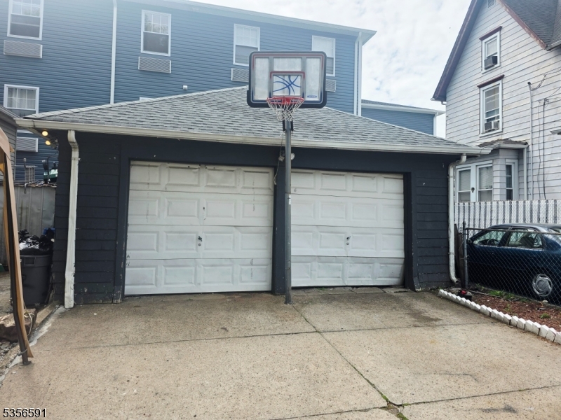 205 Lexington Ave