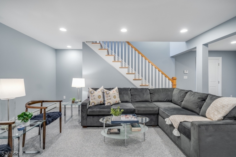 Rolling Hill - Residential