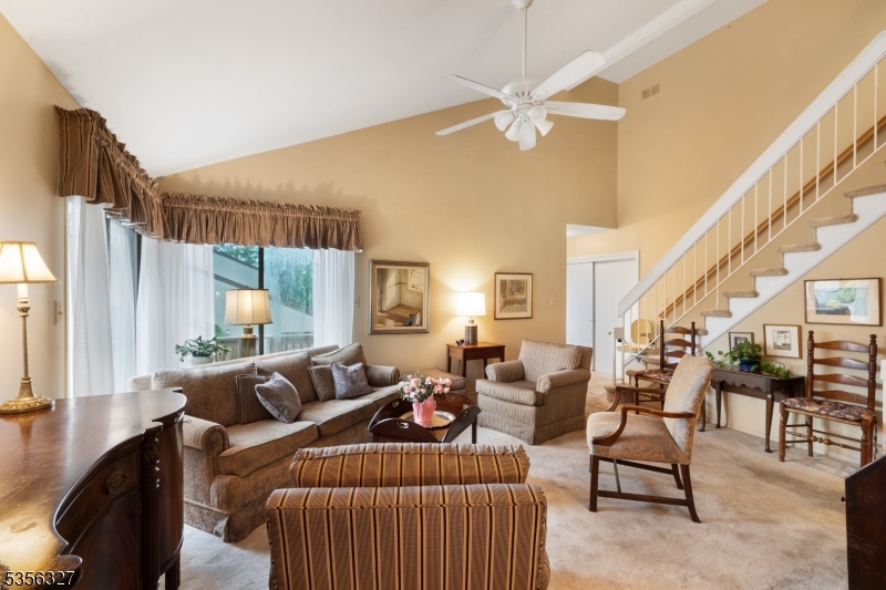 250 Ridgedale Ave Unit M4 4