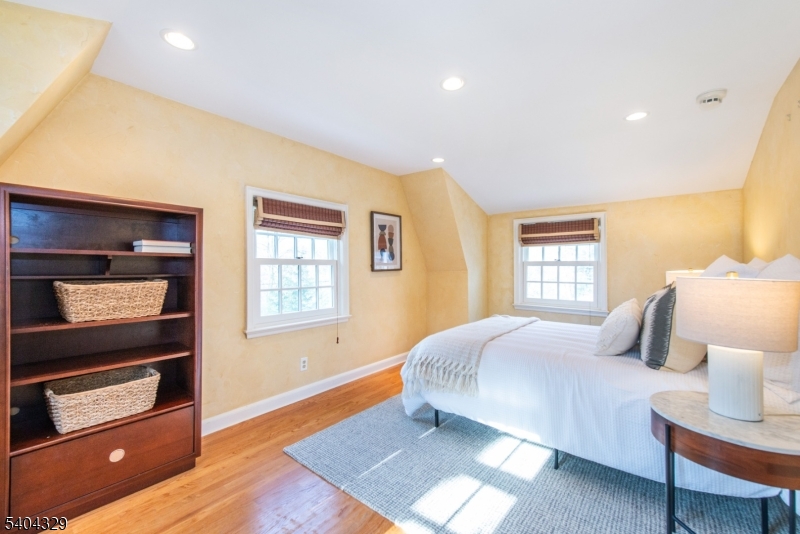 Yantacaw Brook Park - Residential