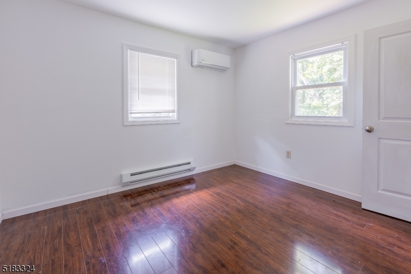 BARRY LAKES - Residential