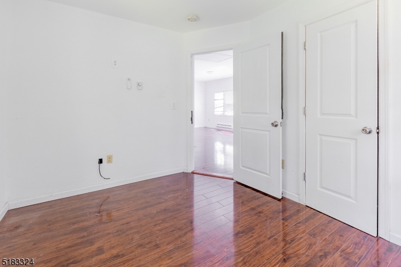 BARRY LAKES - Residential