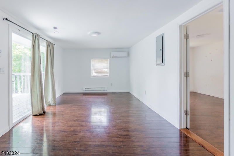 BARRY LAKES - Residential