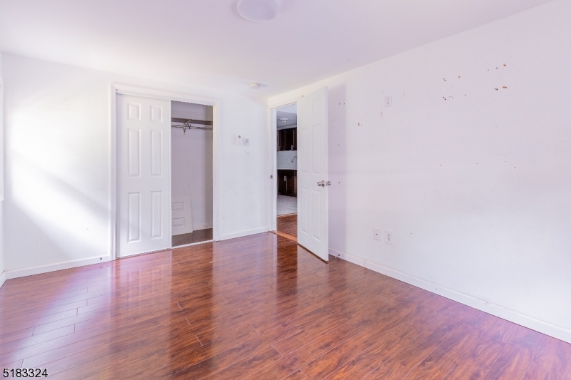 BARRY LAKES - Residential