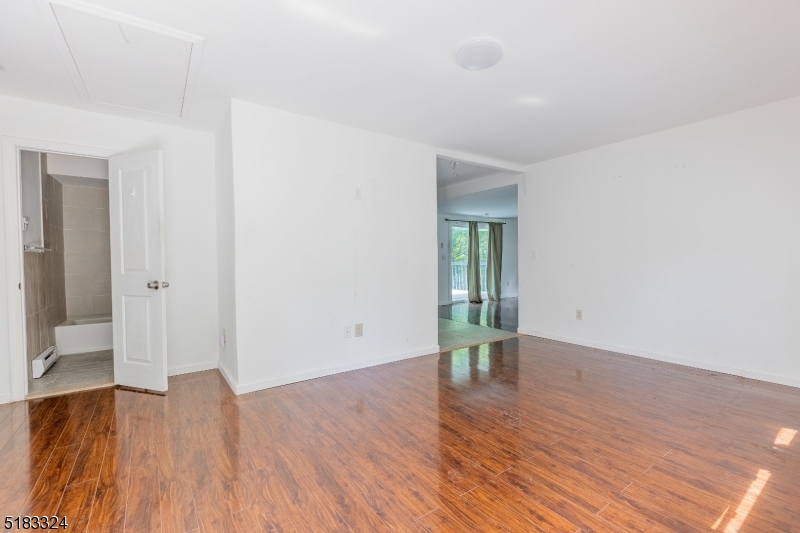 BARRY LAKES - Residential