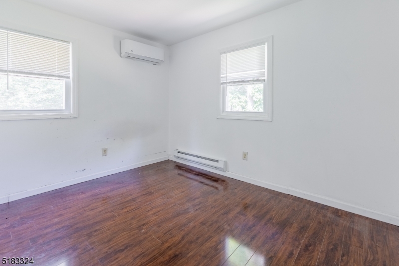 BARRY LAKES - Residential