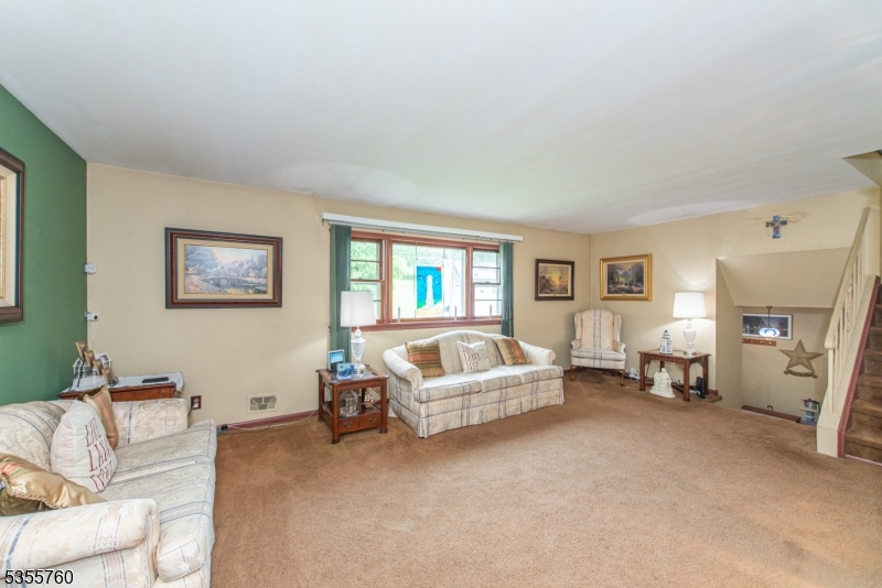 19 Borman Dr