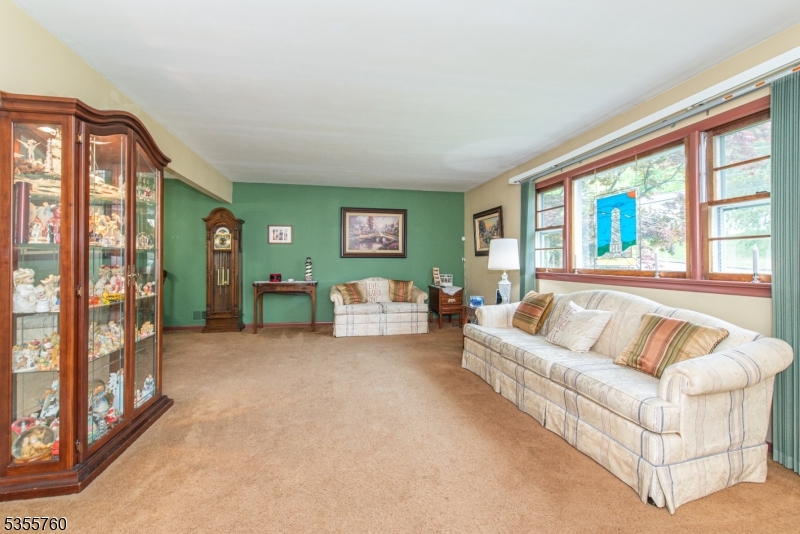 19 Borman Dr