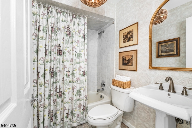 Washington's Headquarters - Residential