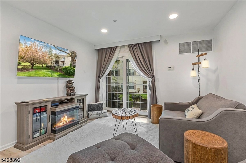 Spring Ridge - Residential