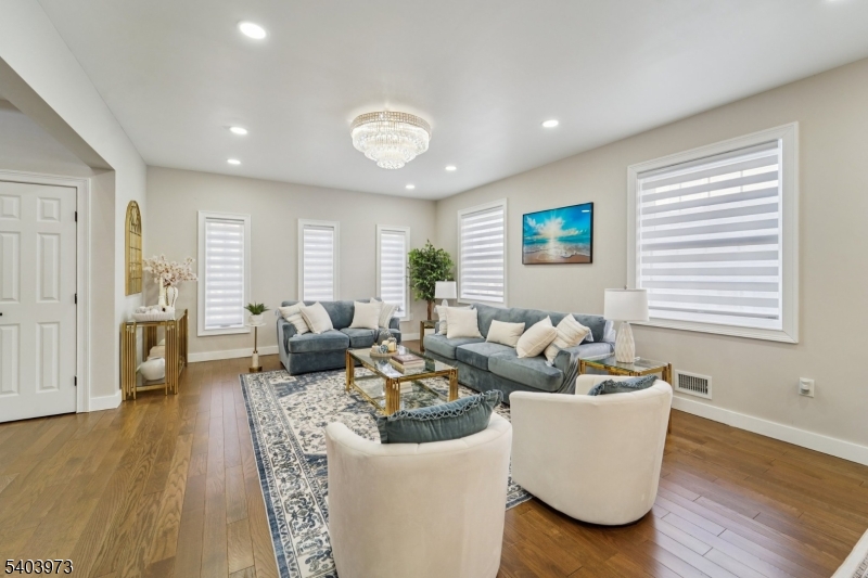 Rolling Hills - Residential