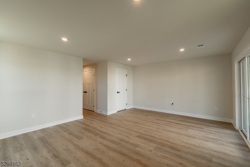 Hackettstown Crossing - Residential Lease