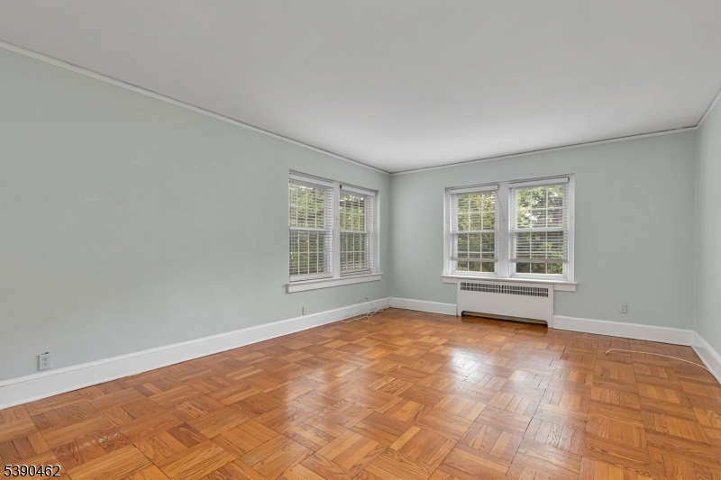 English Village - Residential Lease