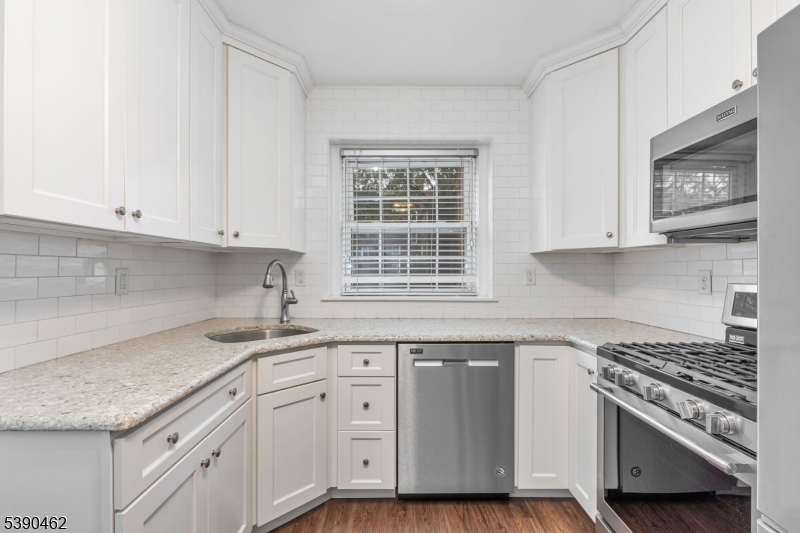 English Village - Residential Lease