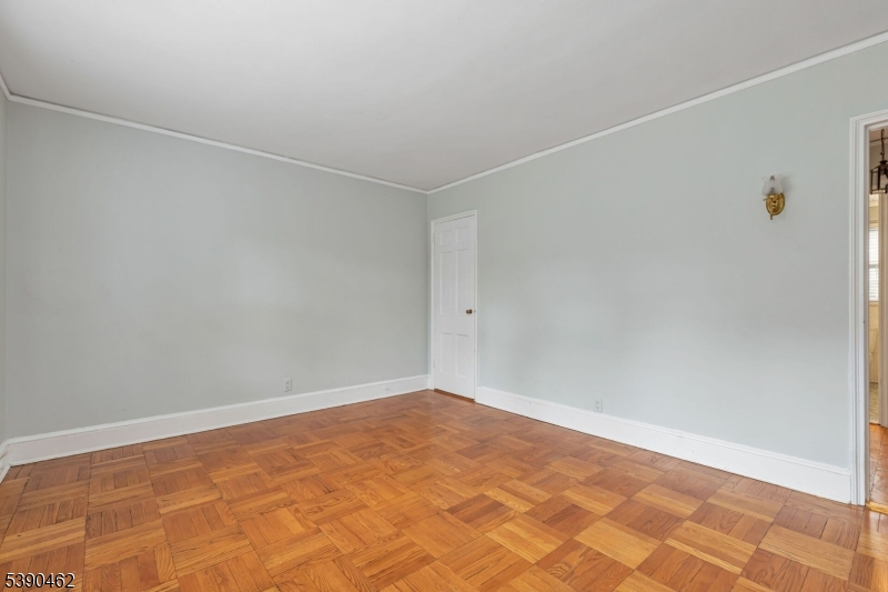 English Village - Residential Lease