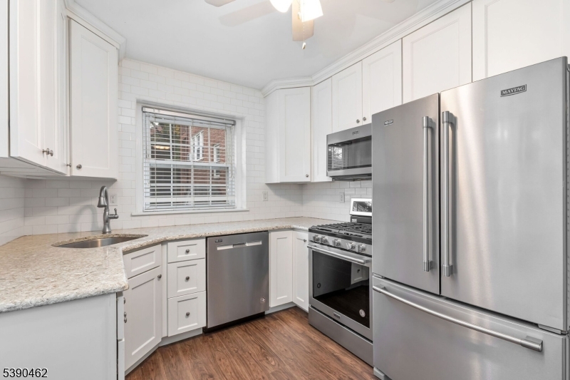 English Village - Residential Lease