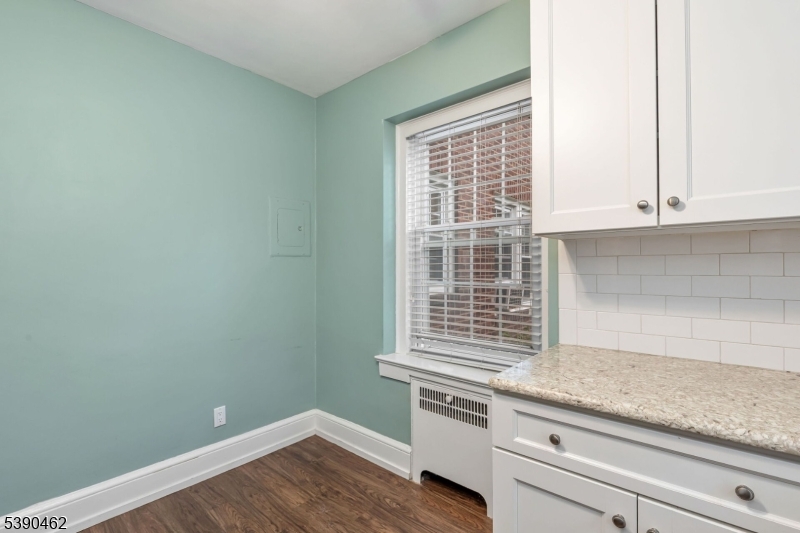 English Village - Residential Lease