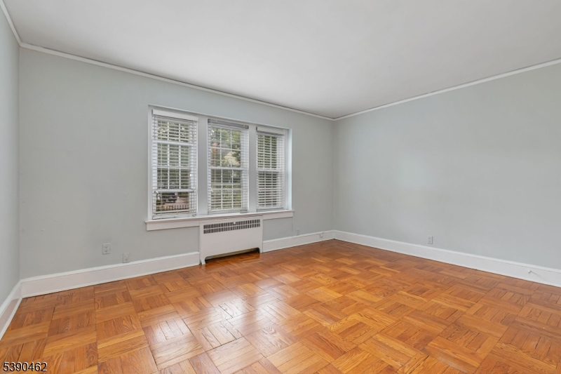 English Village - Residential Lease