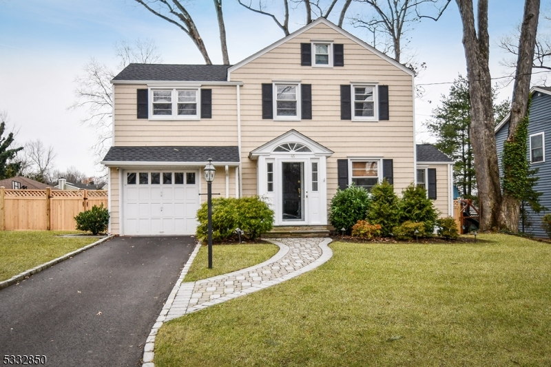 Freshly renovated colonial in quiet cul de sac location.  Close to schools, parks  and short distance to town and train.  Newly renovated bathroom, newly refinished hardwood floors throughout, freshly painted interior, new roof, new fence and new washer/dryer.  Large private rear yard and deck.  Fantastic residential location and move in ready!