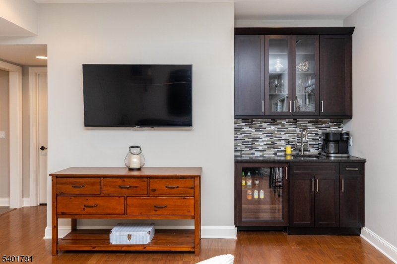 THE BROWNSTONES - Residential