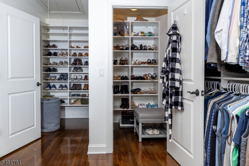 THE BROWNSTONES - Residential