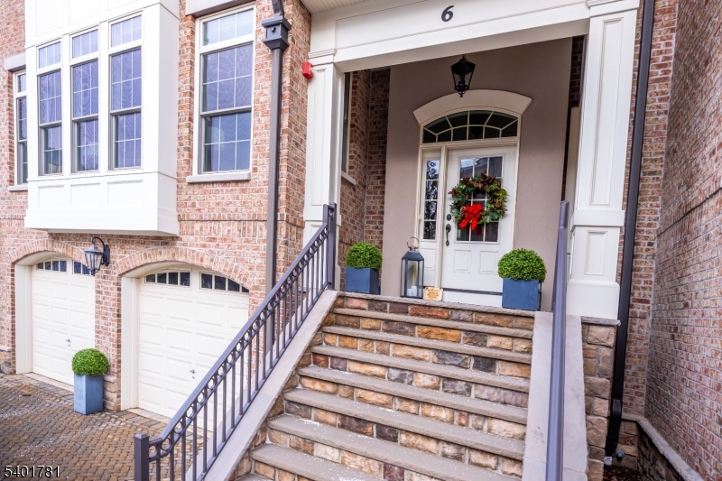 THE BROWNSTONES - Residential