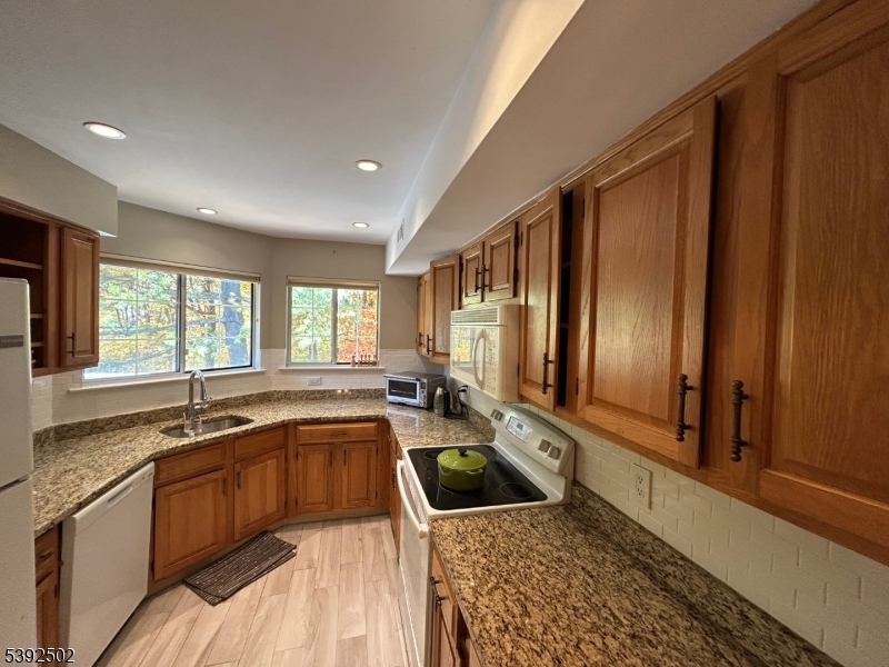 Crestmont Highlands - Residential Lease