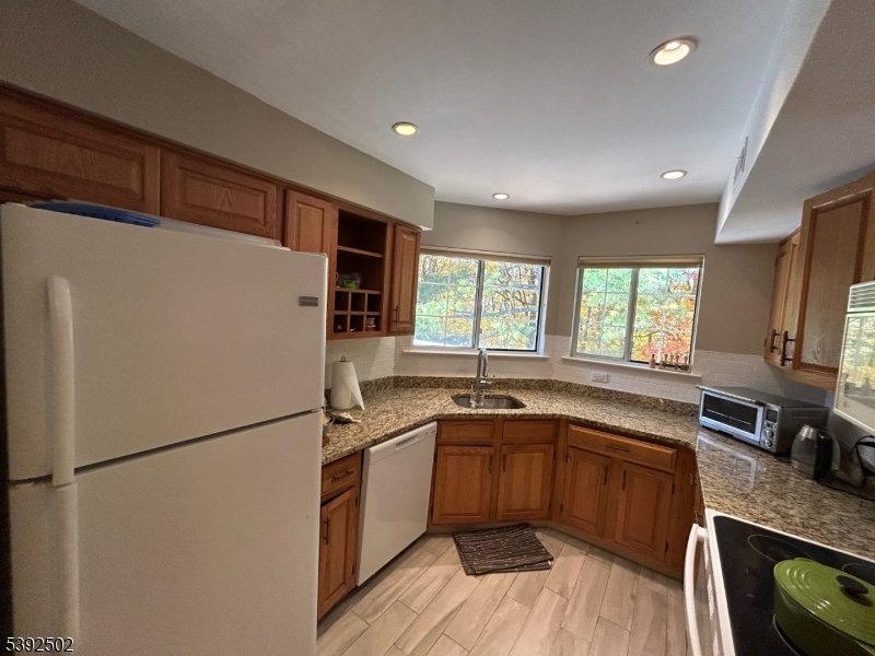 Crestmont Highlands - Residential Lease