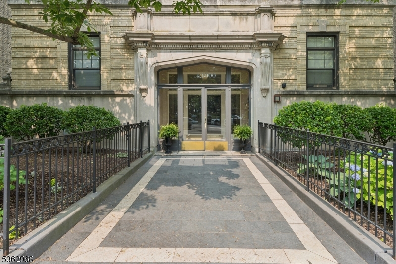 Hoboken City, New Jersey 07030, United States, 2 Bedrooms Bedrooms, ,1 BathroomBathrooms,Residential,Active,146975