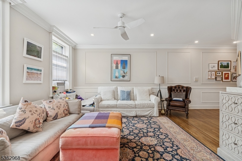 Hoboken City, New Jersey 07030, United States, 2 Bedrooms Bedrooms, ,1 BathroomBathrooms,Residential,Active,146975