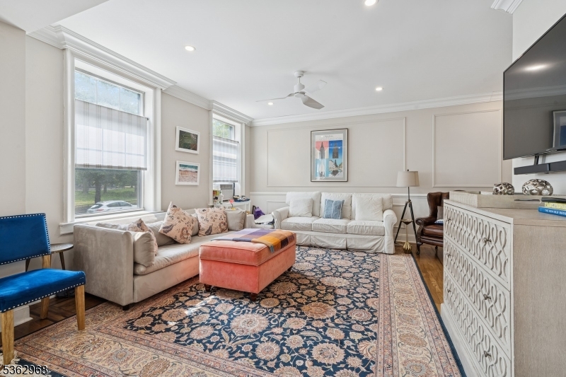 Hoboken City, New Jersey 07030, United States, 2 Bedrooms Bedrooms, ,1 BathroomBathrooms,Residential,Active,146975