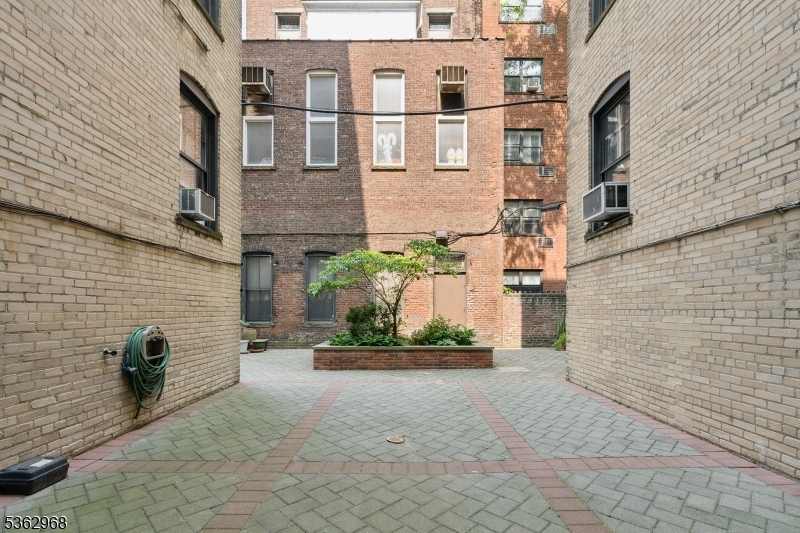 Hoboken City, New Jersey 07030, United States, 2 Bedrooms Bedrooms, ,1 BathroomBathrooms,Residential,Active,146975