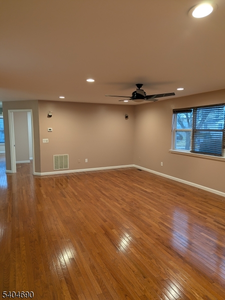 BIRCH RUN  287 EXIT 8 ON - Residential