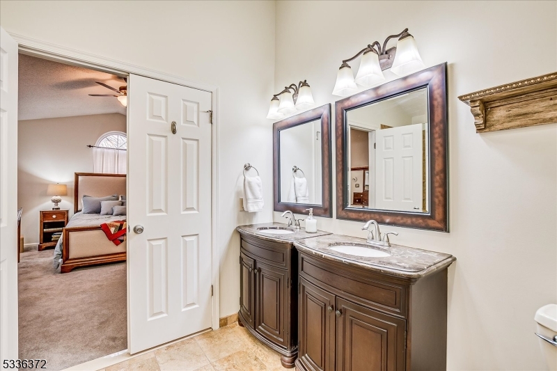 Franklin Twp., New Jersey 08823, United States, 3 Bedrooms Bedrooms, ,3 BathroomsBathrooms,Residential,Pending,9555