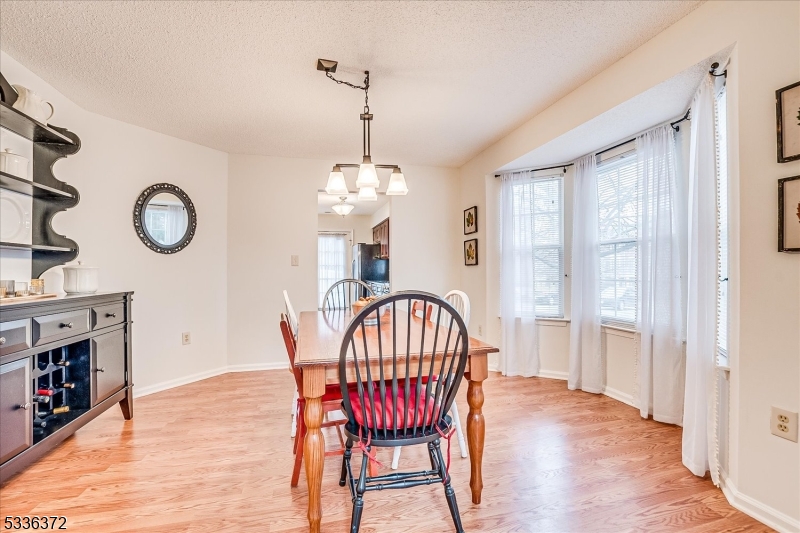 Franklin Twp., New Jersey 08823, United States, 3 Bedrooms Bedrooms, ,3 BathroomsBathrooms,Residential,Pending,9555