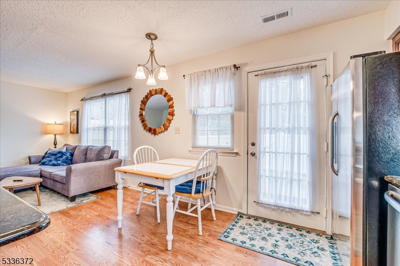 Franklin Twp., New Jersey 08823, United States, 3 Bedrooms Bedrooms, ,3 BathroomsBathrooms,Residential,Pending,9555