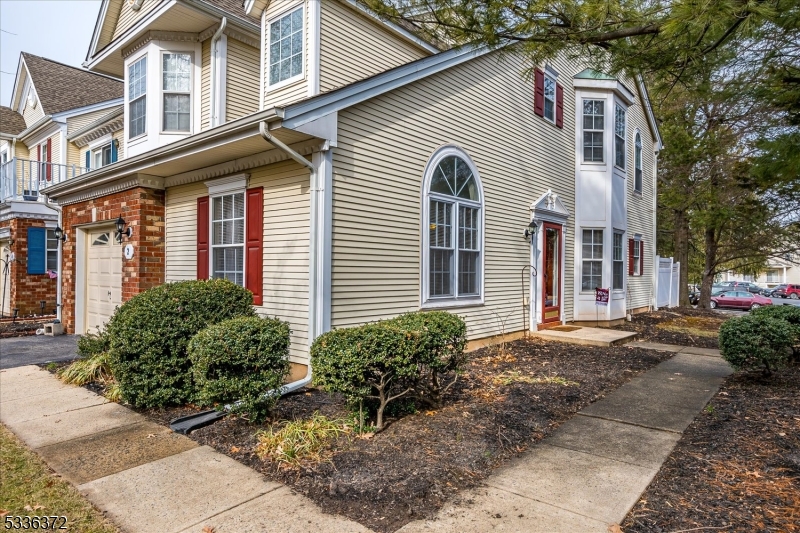 Franklin Twp., New Jersey 08823, United States, 3 Bedrooms Bedrooms, ,3 BathroomsBathrooms,Residential,Pending,9555