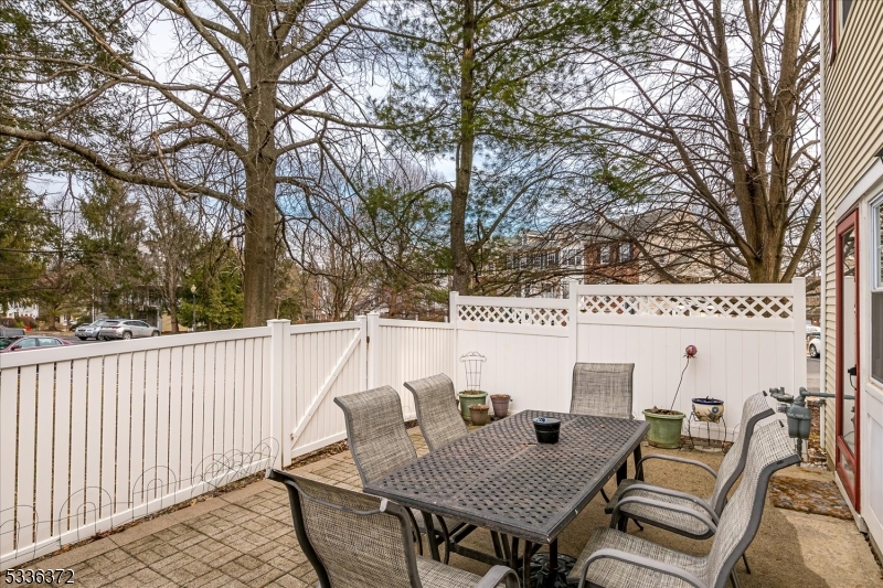 Franklin Twp., New Jersey 08823, United States, 3 Bedrooms Bedrooms, ,3 BathroomsBathrooms,Residential,Pending,9555