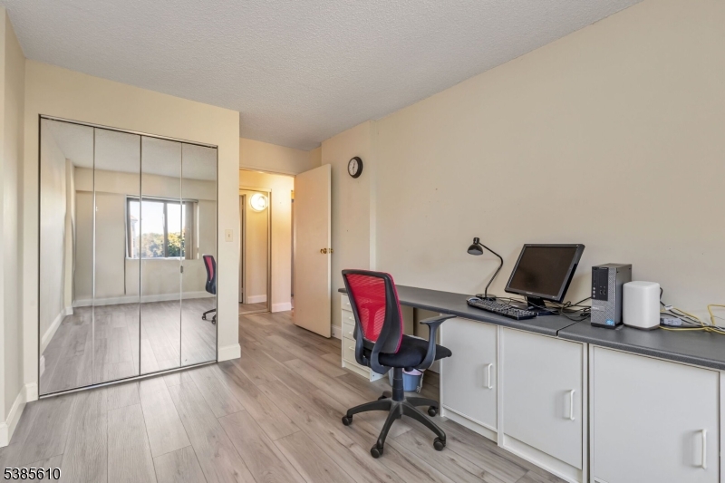 Linden Towers - Residential