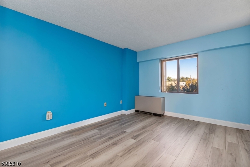 Linden Towers - Residential