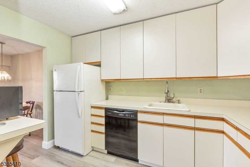 Linden Towers - Residential